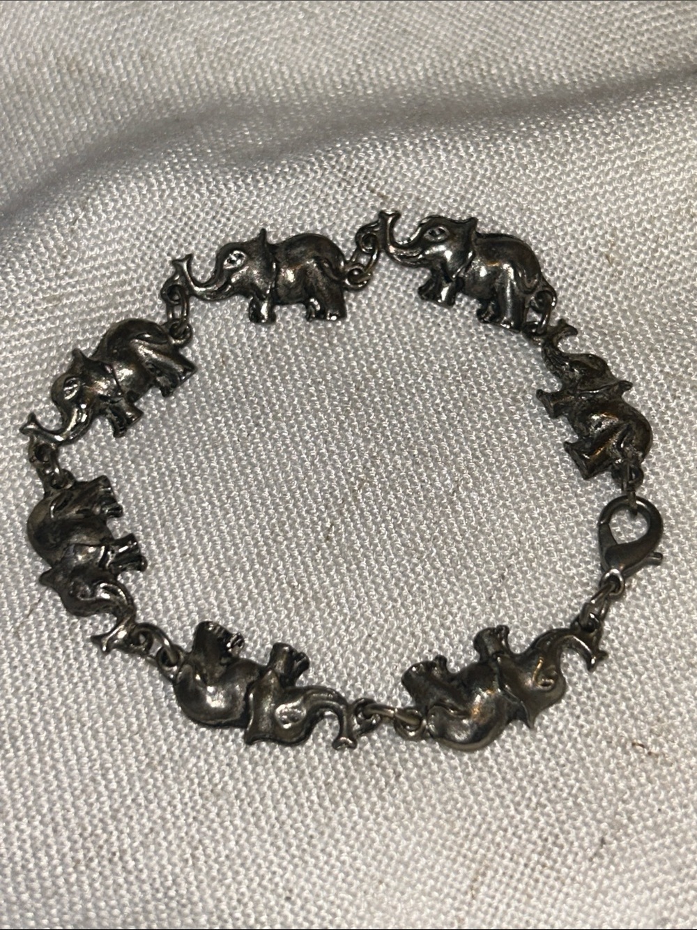 Vintage Silver Tone Elephant figure Chain Link Bracelet Good Luck Charm Trunk Up